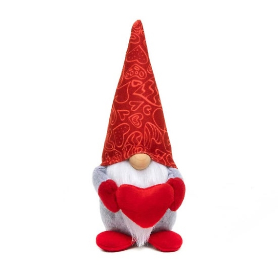 Gnome holding red heart